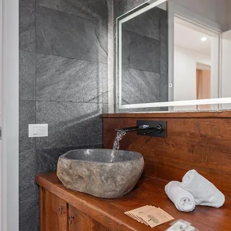 Villa Trasimeno La *